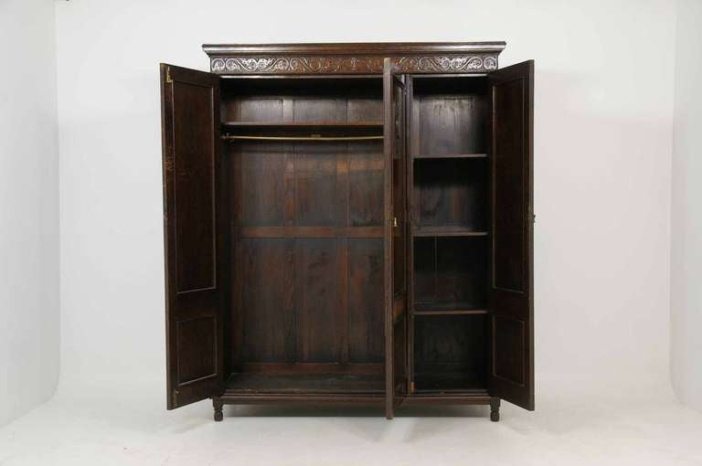 triple armoire