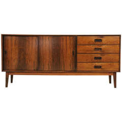 Beautiful Danish Modern Low Rosewood Sideboard Credenza 