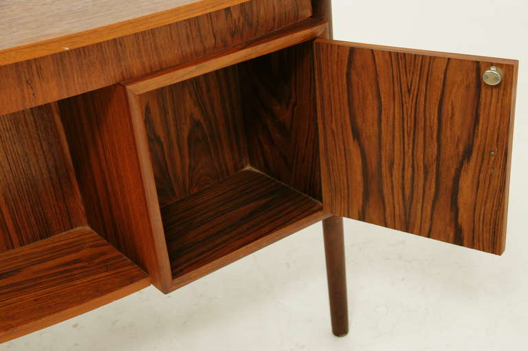 Danish Modern Teak Kidney Shape Writing Desk  5