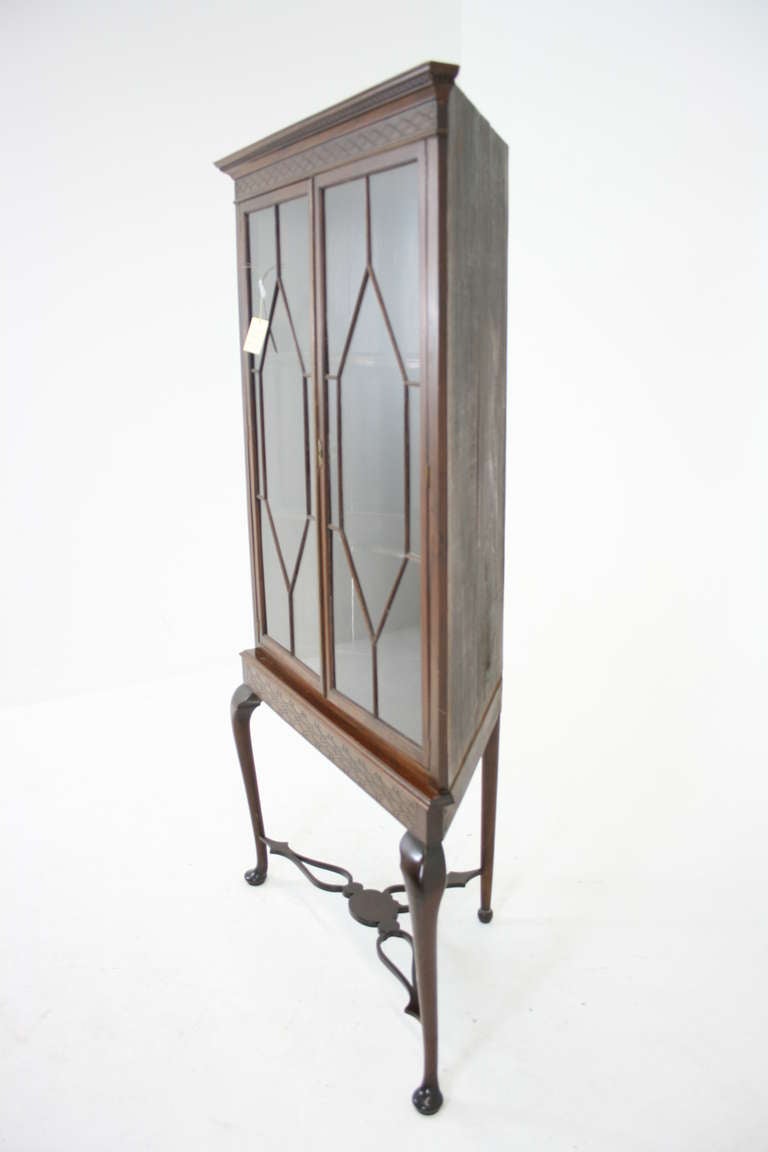 Large Antique Scottish Victorian Mahogany Corner, China, Display Cabinet In Excellent Condition In Vancouver, BC