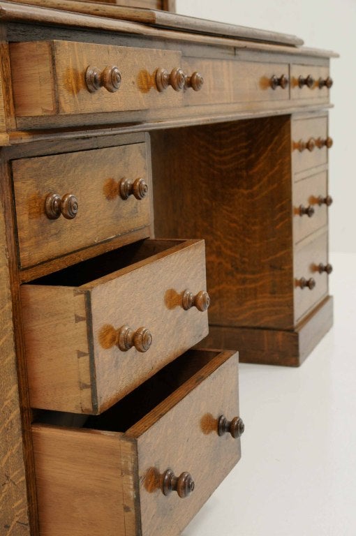 Victorian Oak Dickens Desk In Excellent Condition In Vancouver, BC