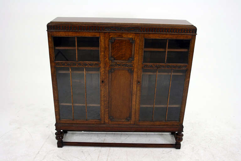 Antique Scottish Carved Oak Cabinet, Bookcase, China Display Cabinet In Excellent Condition In Vancouver, BC