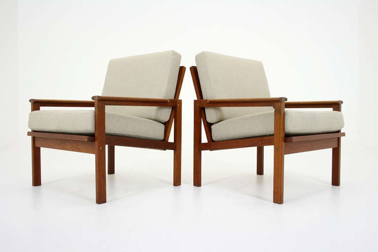 Scandinavian Modern Pair of Teak Lounge Chairs by Illum Wikkelso