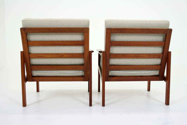 Mid-20th Century Pair of Teak Lounge Chairs by Illum Wikkelso
