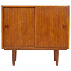 Vintage Danish Modern Teak Sideboard/Cabinet 302-127