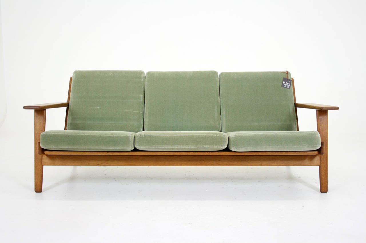 Danish Mid-Century Modern Oak GE-290 Sofa by Hans Wegner for GETAMA 5