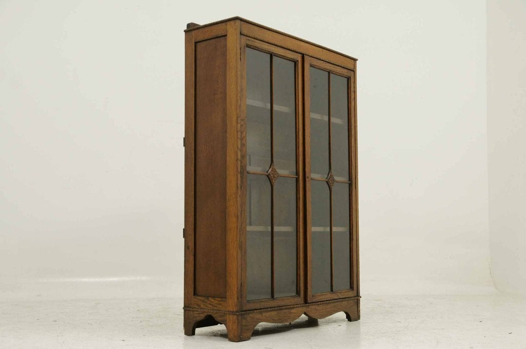 Early 20th Century 2-Door Oak Bookcase 4