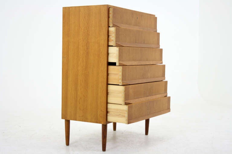 Mid-20th Century Danish Modern 6 Drawer Oak Dresser 302-24