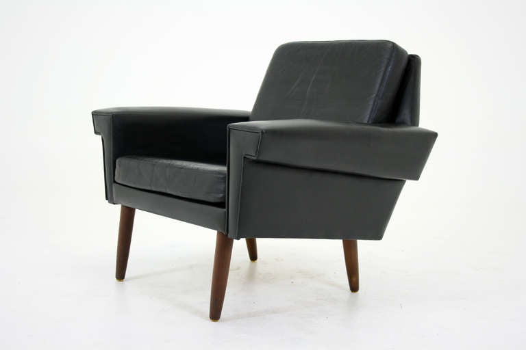 Danish Modern Leather and Teak Lounge Chair 5