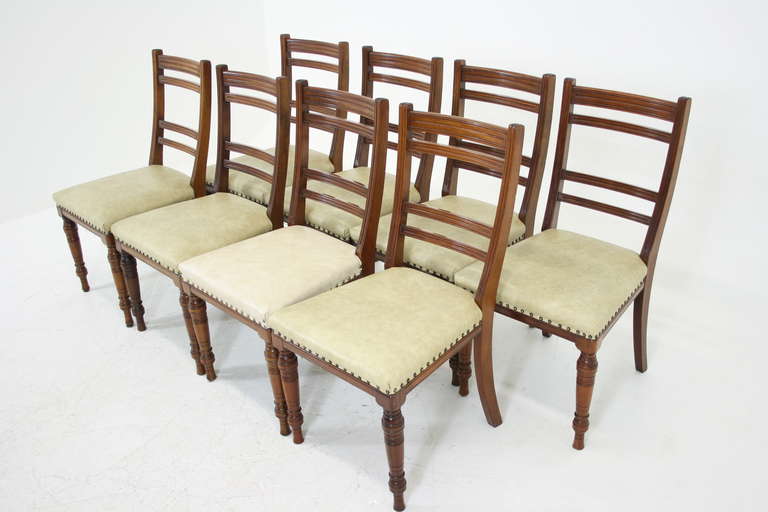 Set of Eight Antique Scottish Victorian Mahogany Dining Chairs, circa 1890 In Excellent Condition In Vancouver, BC