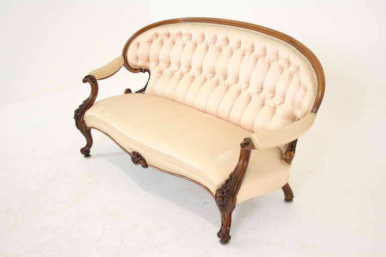 Antique Scottish Victorian Mahogany Settee, circa 1880 In Excellent Condition In Vancouver, BC