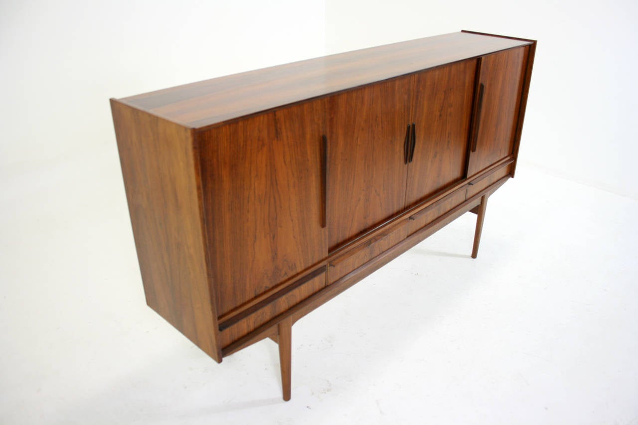 Danish Mid-Century Modern Rosewood Sideboard or Dry Bar In Good Condition In Vancouver, BC