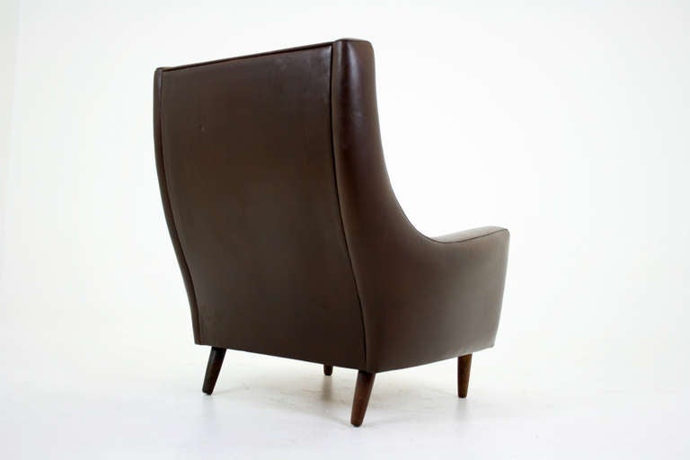 Leather and Rosewood Tall Lounge Chair In Good Condition In Vancouver, BC