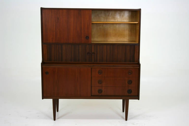 Danish Modern Teak Sideboard Bar Unit In Good Condition In Vancouver, BC