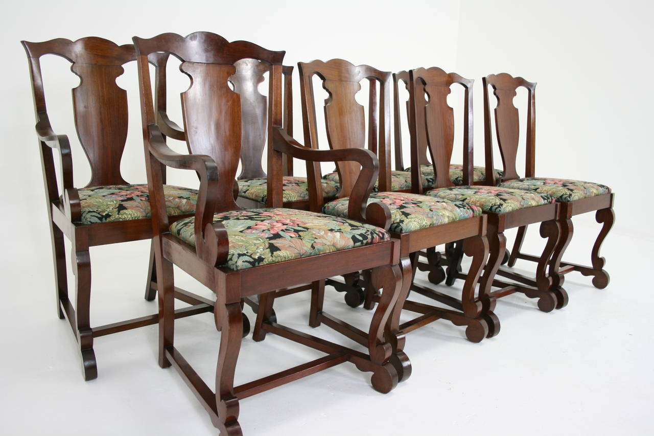 Eight Antique American Mahogany Empire Dining Chairs (Six and Two Armchairs) In Excellent Condition In Vancouver, BC