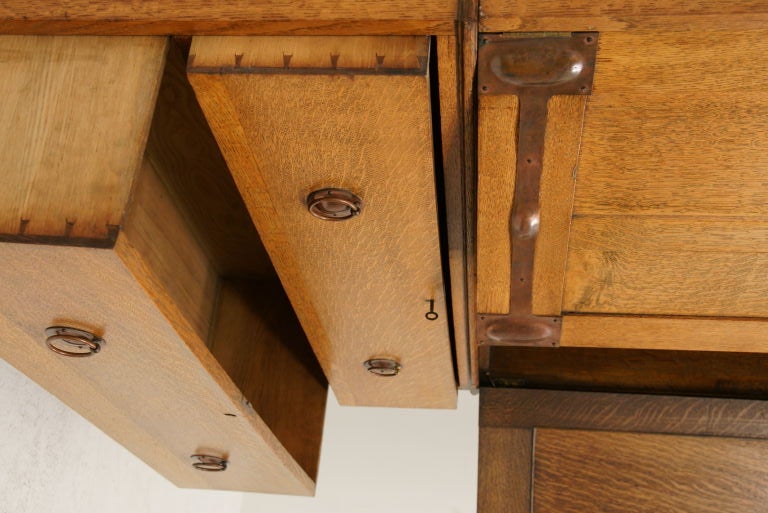 Oak Arts and Crafts Linen Press In Excellent Condition In Vancouver, BC