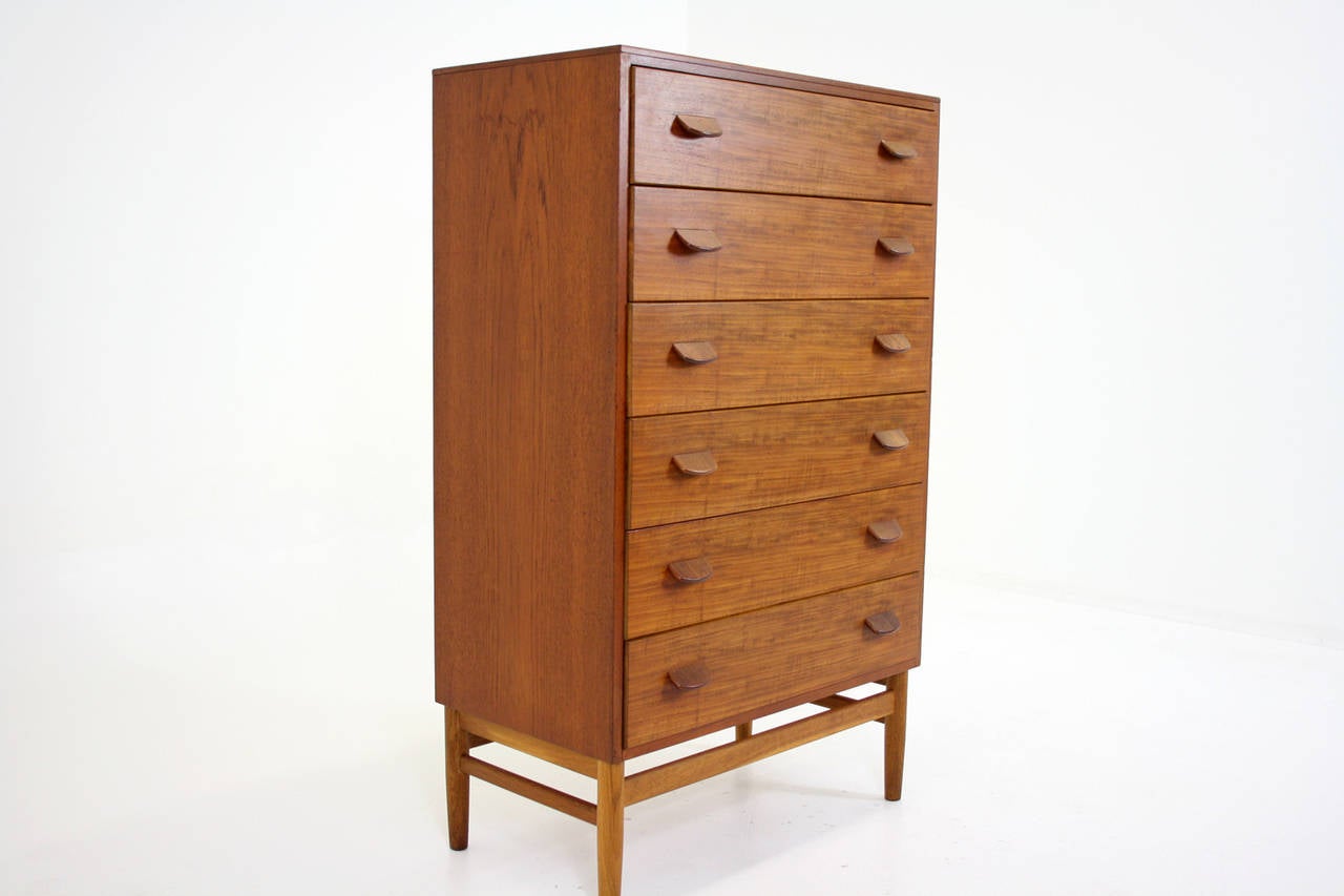 Danish Mid Century ModernTeak Dresser chest of Drawers by Poul Volther 5