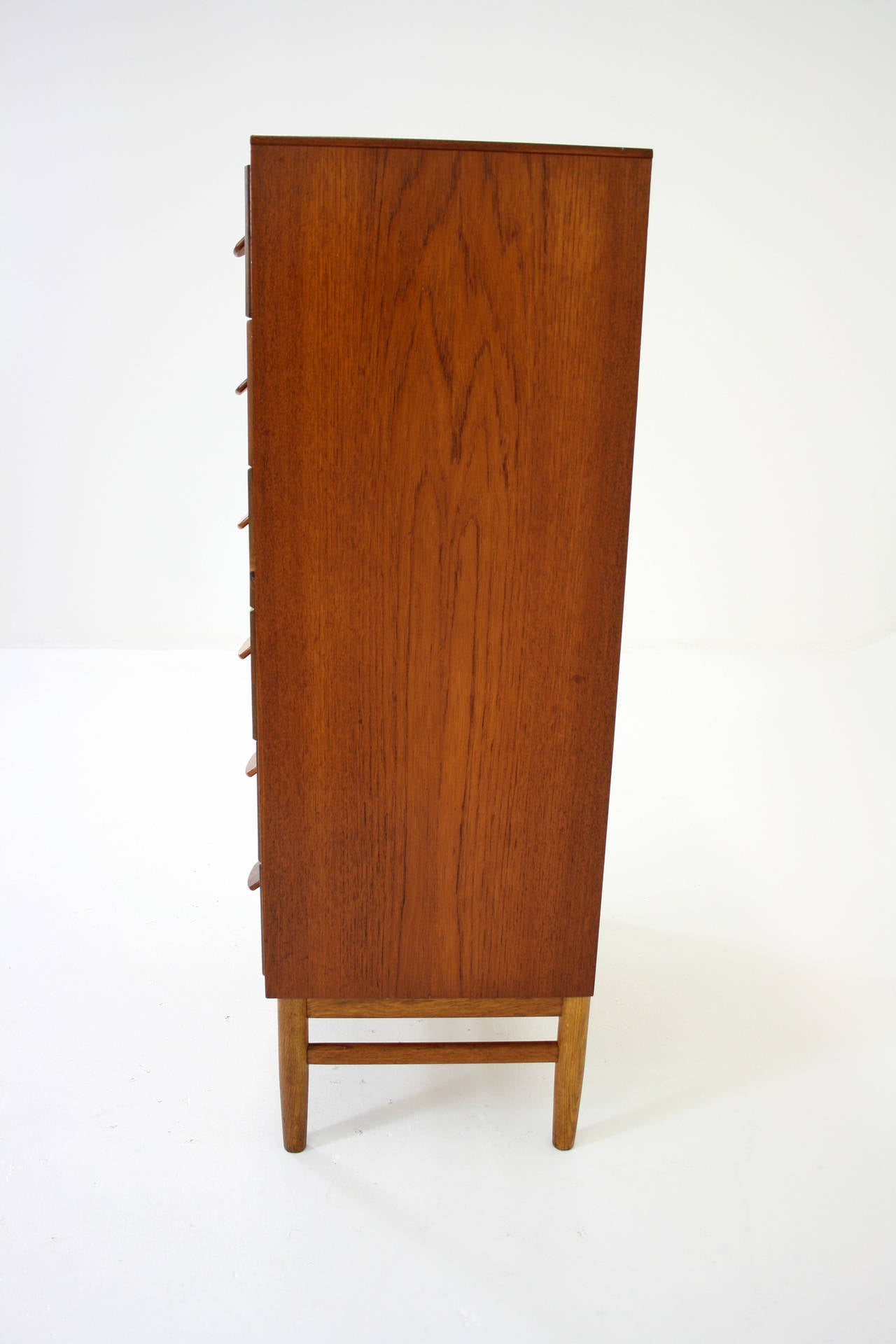 Danish Mid Century ModernTeak Dresser chest of Drawers by Poul Volther 4