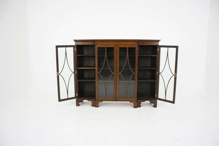 Early 20th Century Mahogany Breakfront Bookcase, China, Display Cabinet In Good Condition In Vancouver, BC