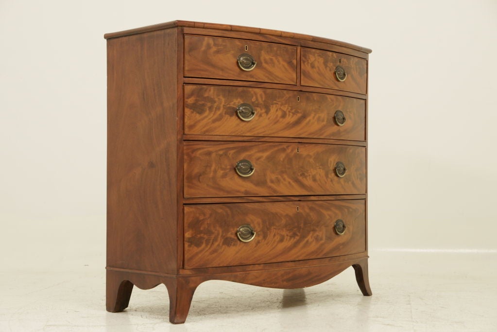 English Victorian Mahogany Bow Front Chest Of Drawers