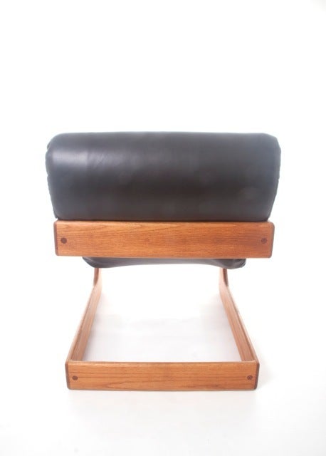 Pair of Black Leather Cantilevered Sling Chairs by Lou Hodges In Good Condition For Sale In Houston, TX