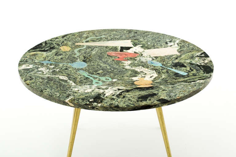 Italian circular hand-painted Florentine scagliola coffee table by artist Emilio Martelli, circa 1950. Signed on marble Martelli V.G.P. Orsini 17R Firenze.