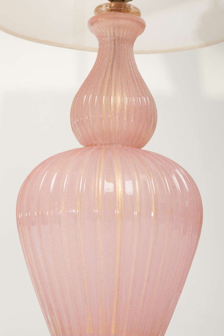 Mid-Century Modern Grand 1960s Pink Murano Glass Baluster Lamp For Sale
