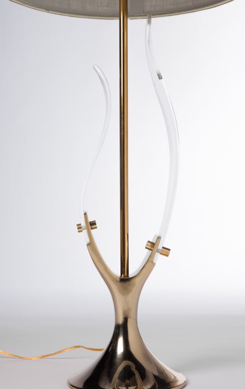 Lucite and Brass Leaf Sculpture Lamp by Laurel Lighting Company In Good Condition In New York, NY