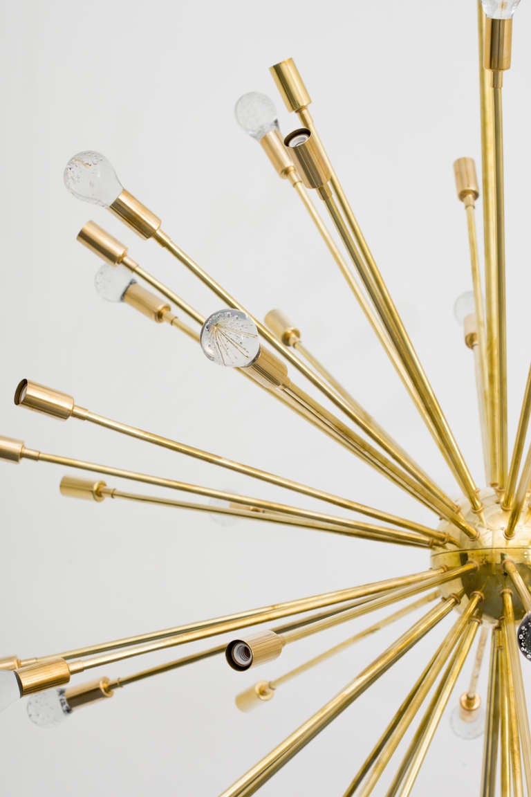 Mid-Century Modern Inclused Glass Orb Brass Sputnik Chandelier For Sale