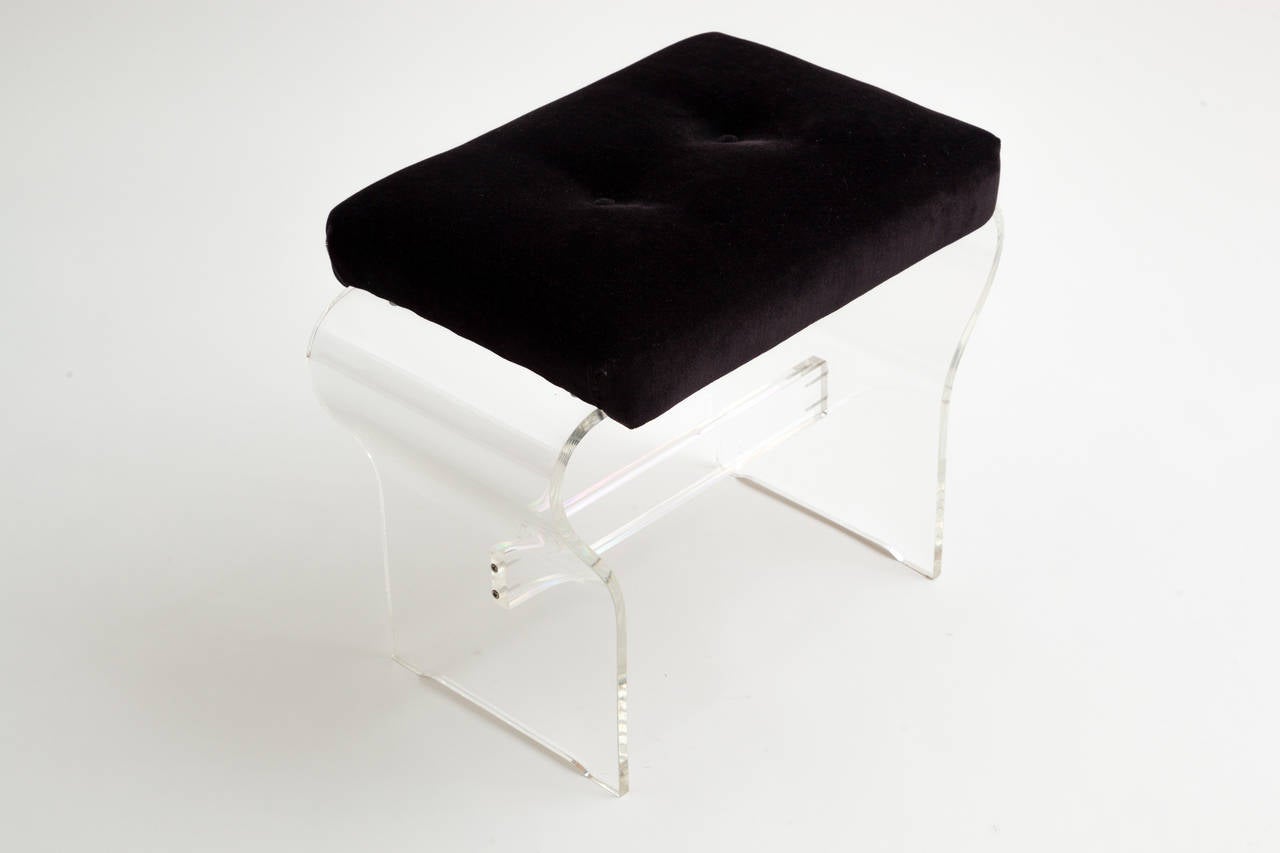 1970s Lucite Ottoman Bench In Good Condition In New York, NY