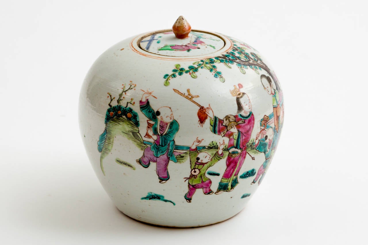 Chinoiserie Antique 19th Century Chinese Famille Rose Covered Ginger Jar