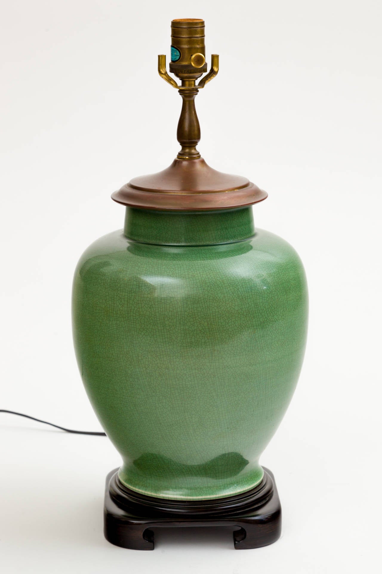Lampe en forme de jade en céramique de jade, mi-siècle moderne Bon état - En vente à New York, NY
