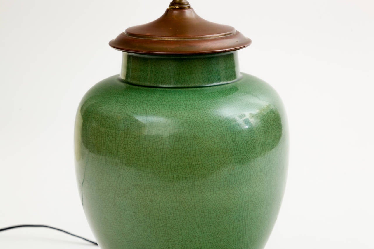 Mitte des Jahrhunderts Ingwerglasur-Lampe, Jade, matte Glasur, Keramik (Chinoiserie) im Angebot