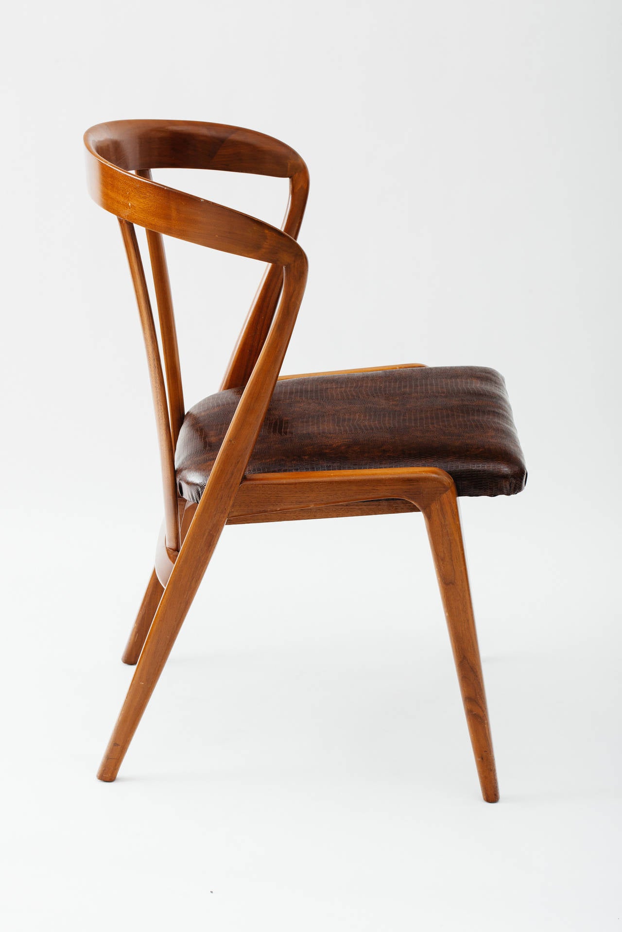 Singer & Sons 1950's Italian Walnut Desk Chair In Good Condition In New York, NY