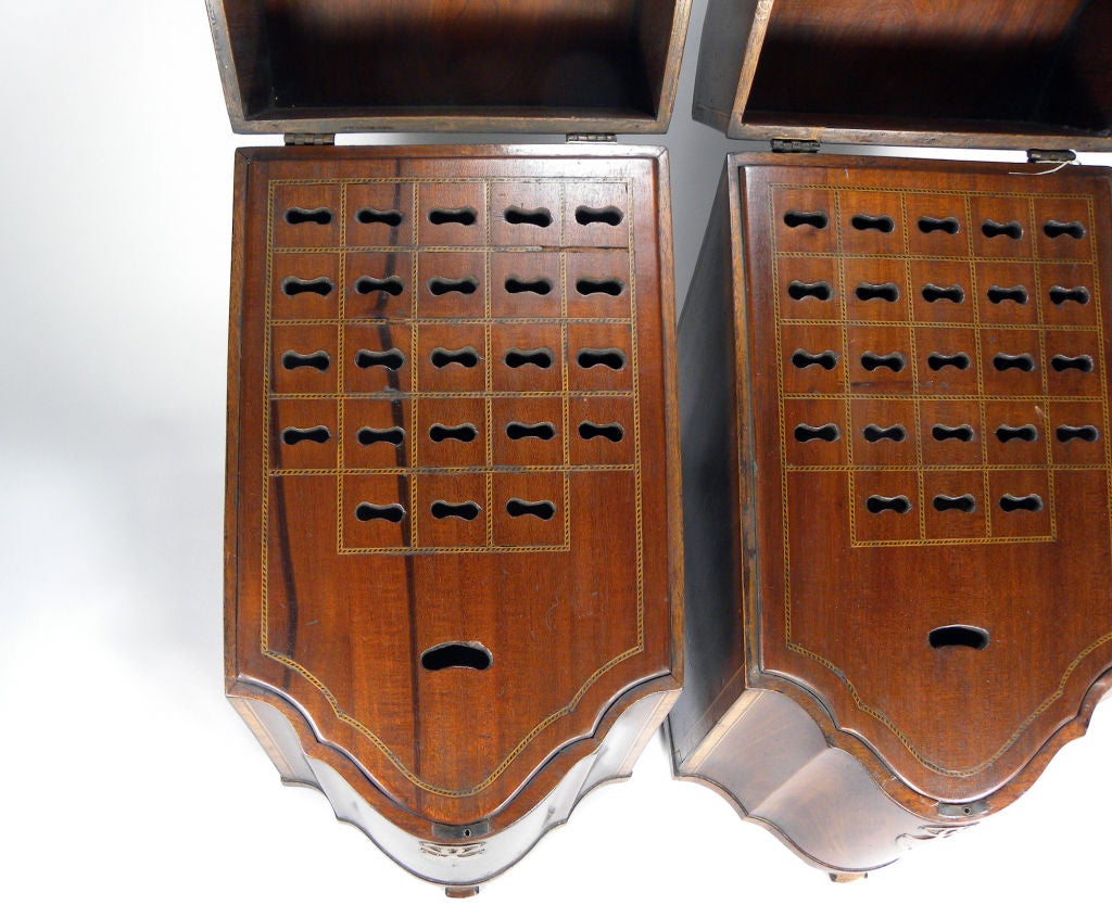 Pair of unusual English Georgian mahogany knife boxes For Sale 3