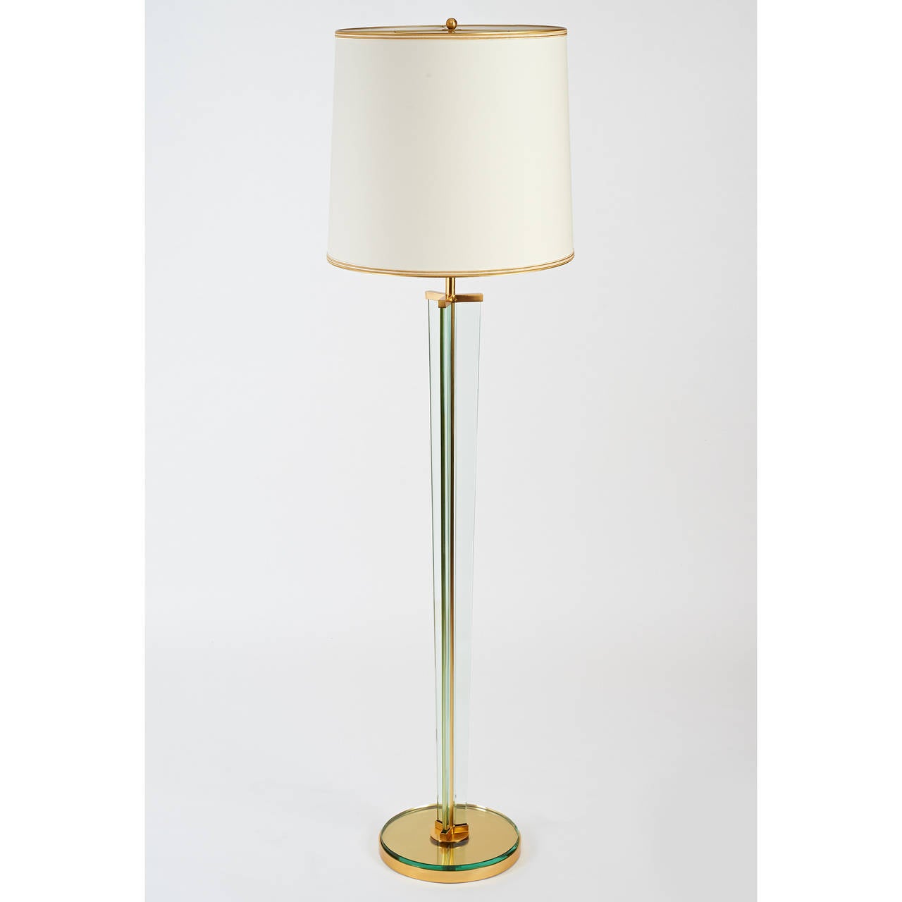 Important Fontana Arte Glass 1950s Floor Lamp In Excellent Condition In New York, NY