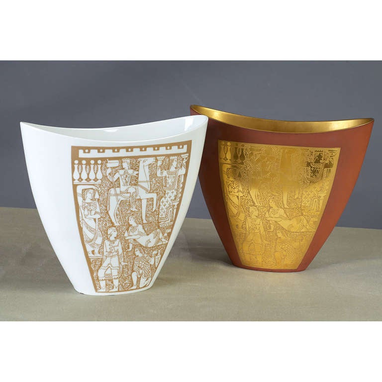 Italian A Beautiful Pair of Finzi Porcelain Vases