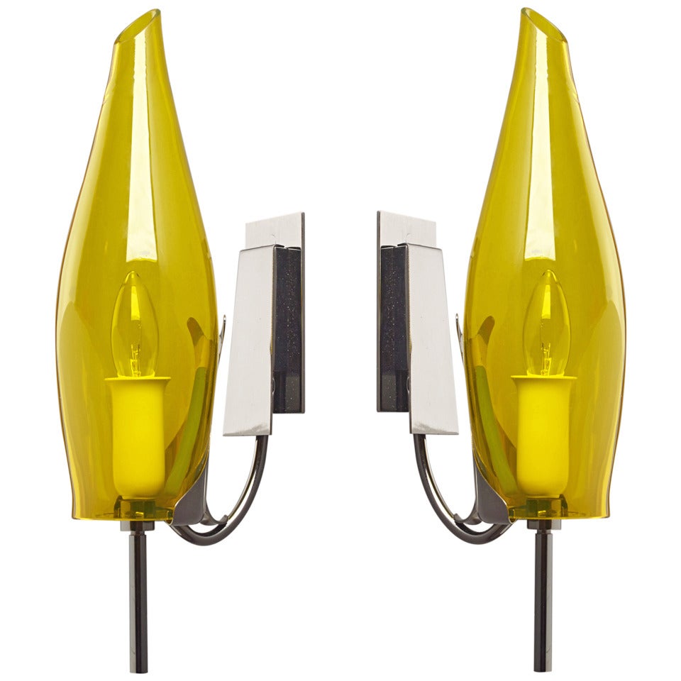 Pair of Narrow Yellow Blown Glass Italian Sconces 1970s For Sale