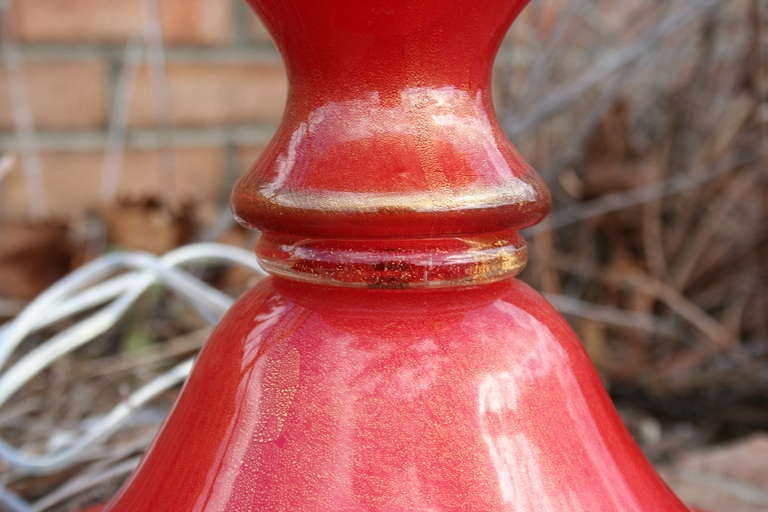 A 1950's Red and Gold Leaf Murano Table Lamp For Sale 2
