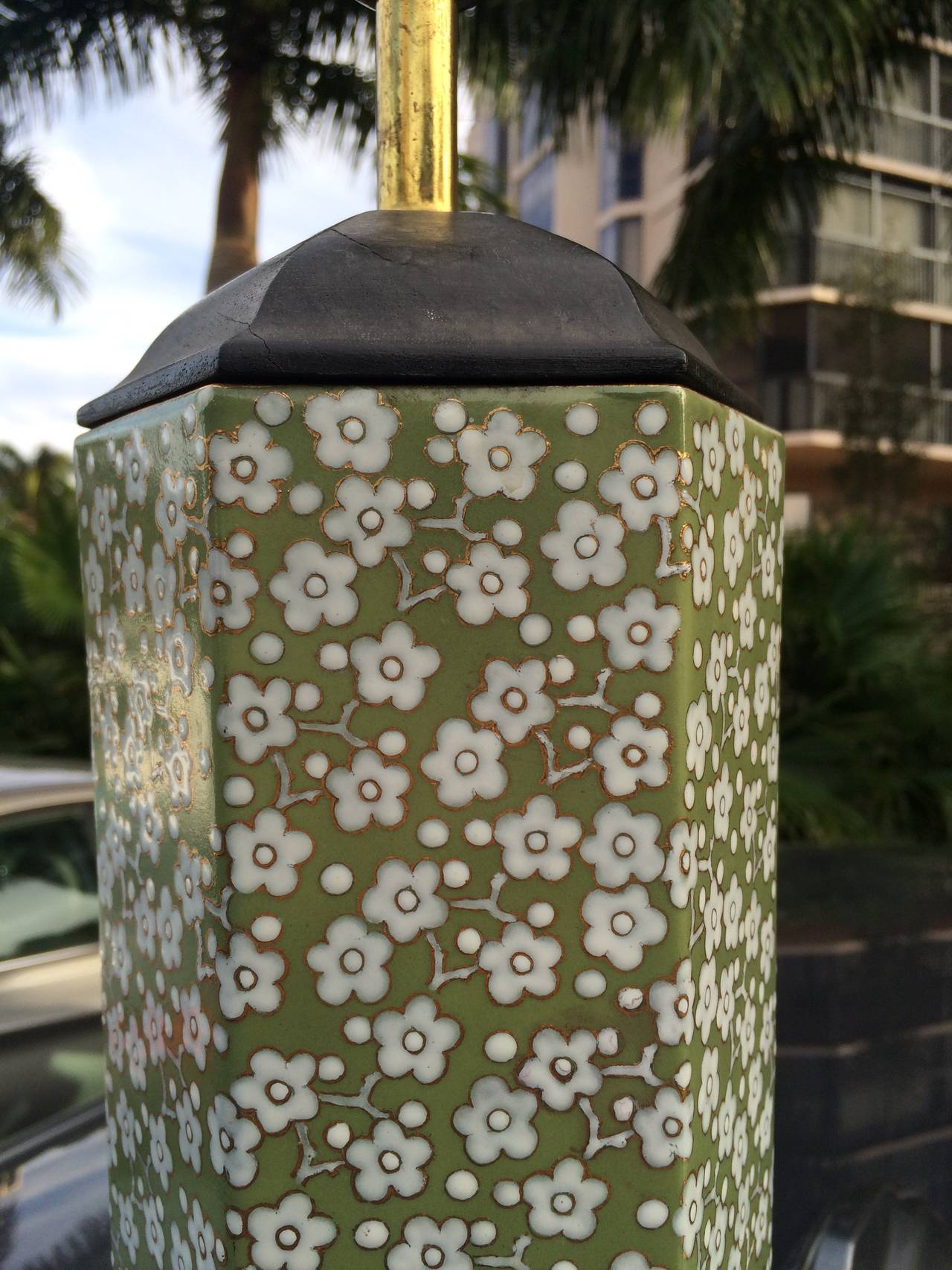 Mid-Century Modern Pair of Japanese Floral Table Lamps For Sale