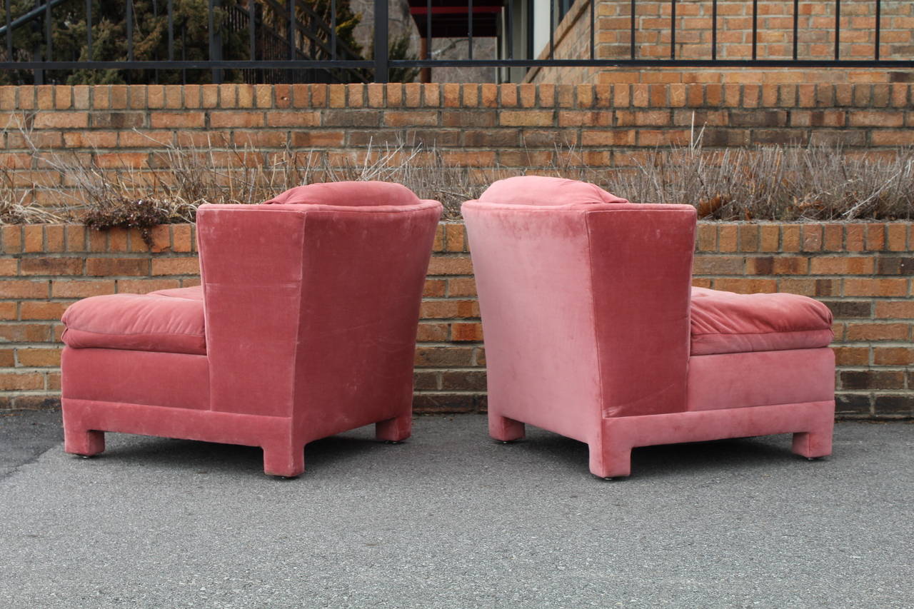 Mid-Century Modern Pair of Upholstered Lounge Chairs by Selig For Sale