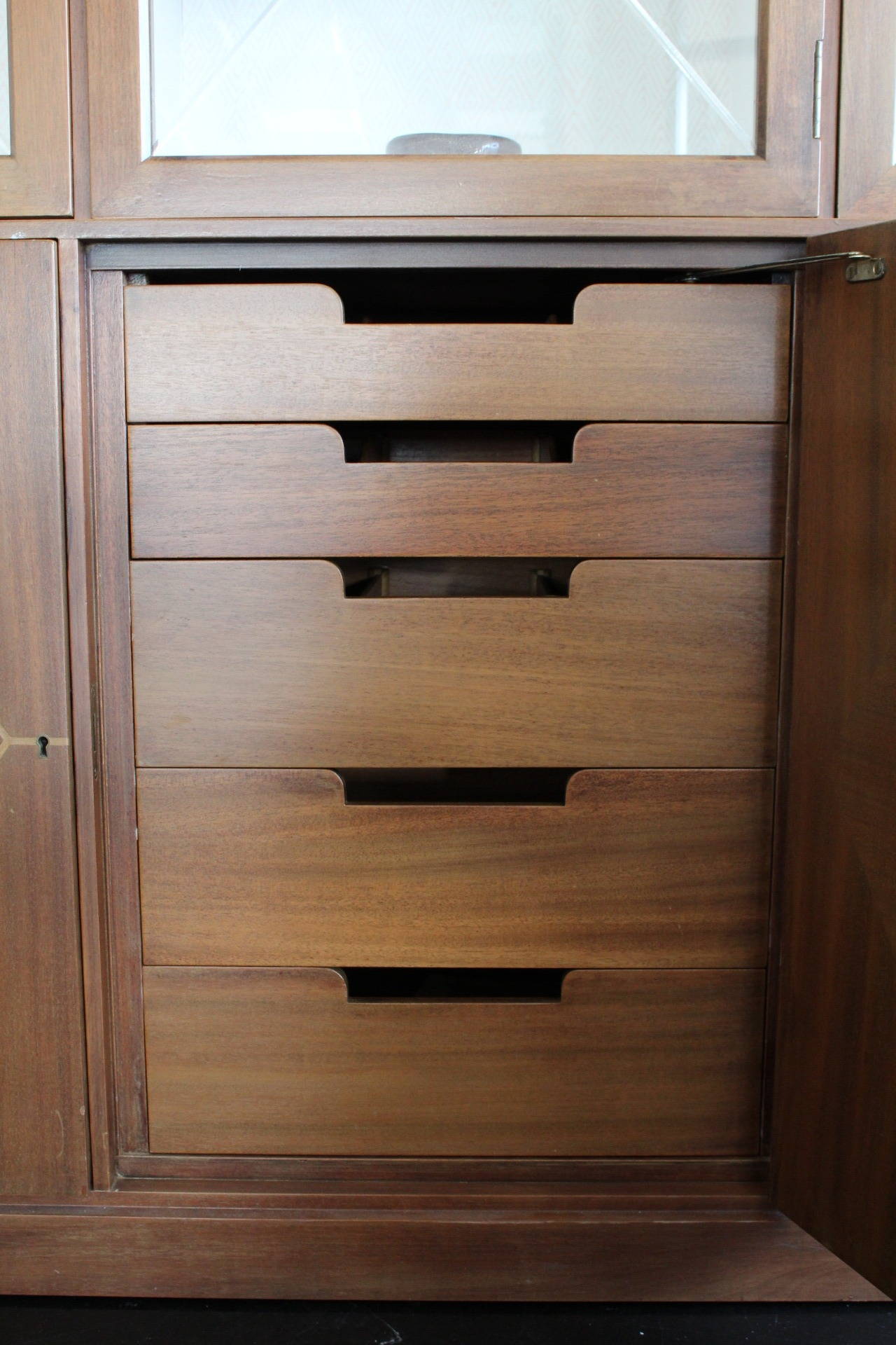 Mahogany Breakfront Cabinet by Tommi Parzinger In Good Condition For Sale In Asheville, NC