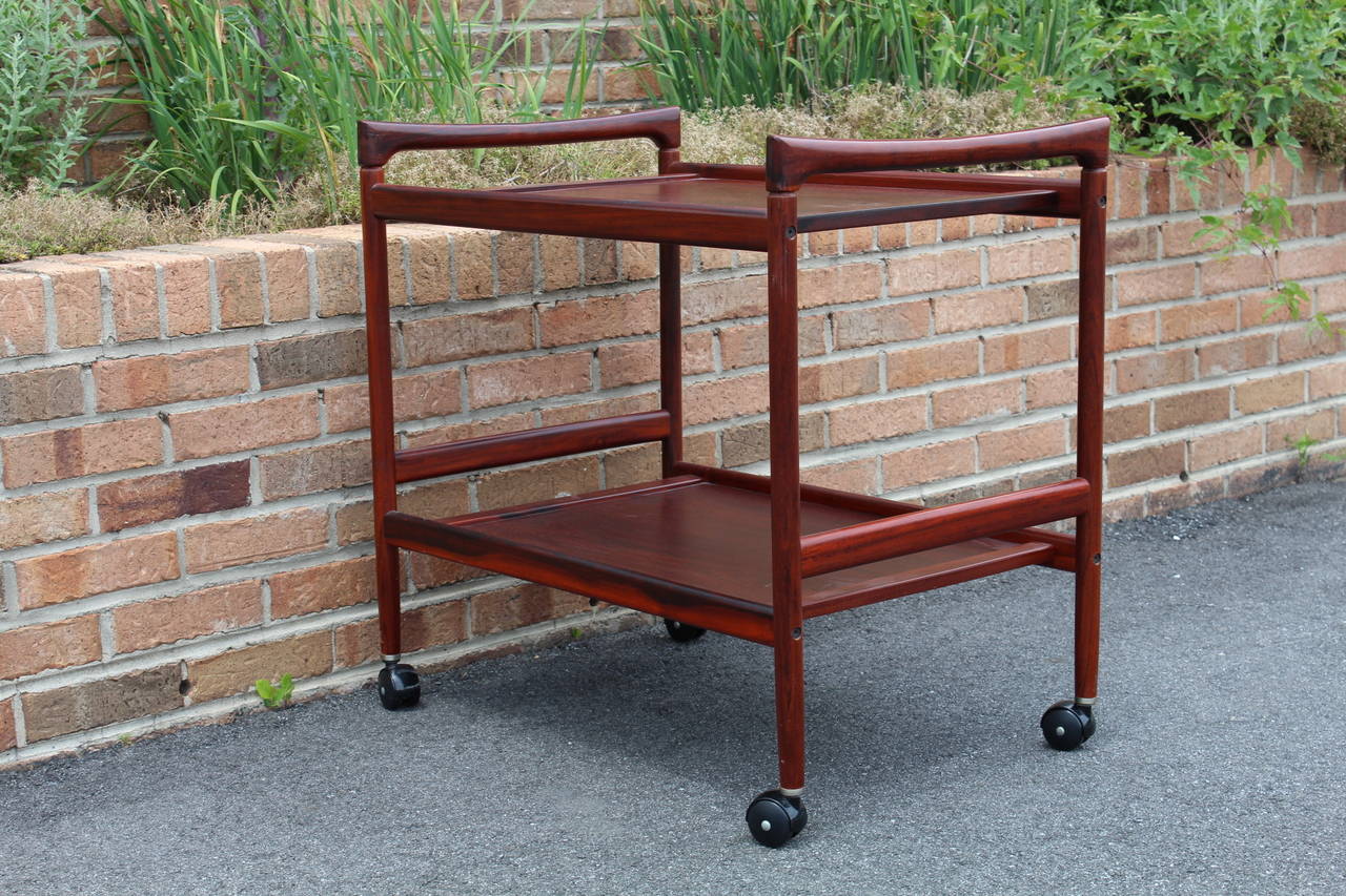 1970s Scandinavian Rosewood Bar or Tea Cart In Excellent Condition For Sale In Asheville, NC