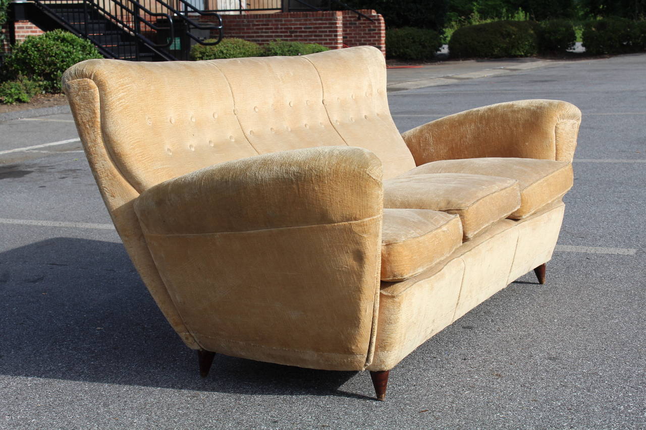 Mid-Century Modern 1950s Italian Sofa, Manner of Paolo Buffa For Sale