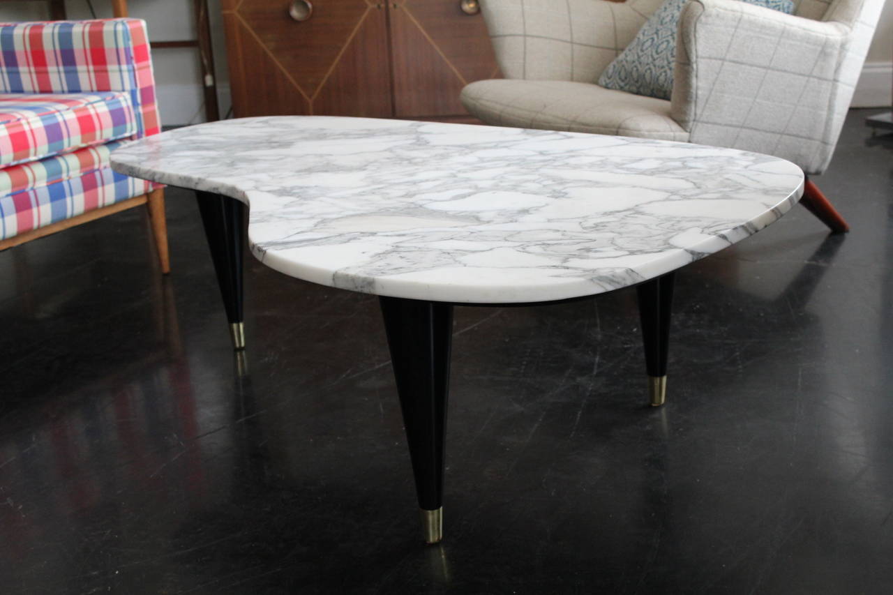 A Biomorphic Italian Marble Cocktail Table In Excellent Condition In Asheville, NC