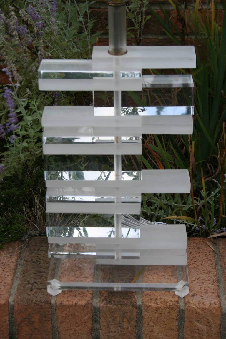 Mid-Century Modern Stacked Lucite Table Lamp For Sale