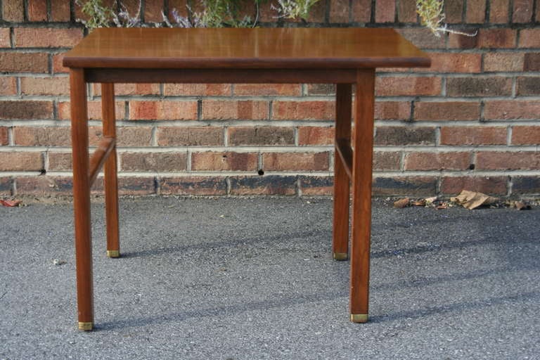 A Cantilevered Occasional Table by Edward Wormley In Good Condition For Sale In Asheville, NC