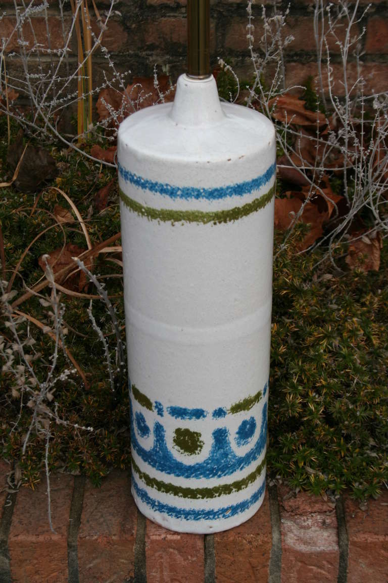 20th Century A Cylindrical Italian Ceramic Table Lamp For Sale