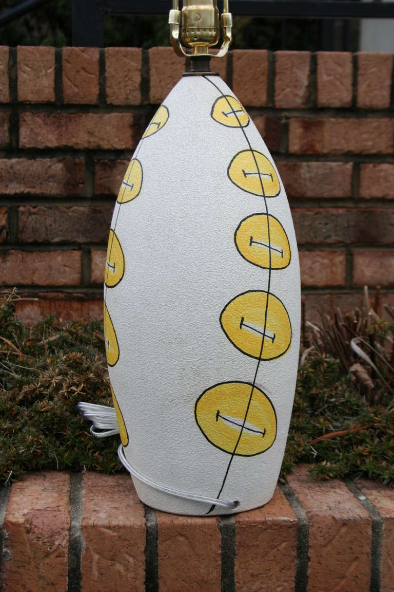 An Italian White and Yellow Ceramic Table Lamp In Excellent Condition For Sale In Asheville, NC