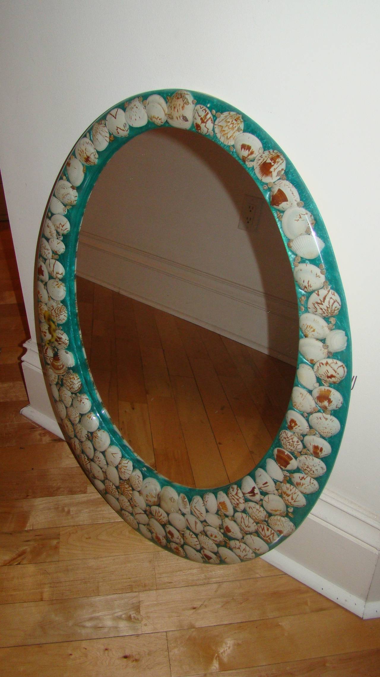 Lucite Sea Shell Embedded Oval Wall Hanging Mirror In Excellent Condition In Atlanta, GA